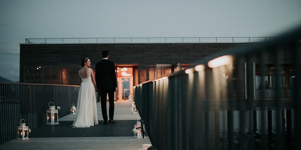 Destination-Wedding - Preisniveau Hochzeitsfeier: €€€ - Über die Brücke ins Eheglück schreiten. - Seehotel am Kaiserstrand