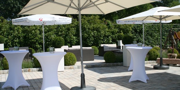 Destination-Wedding - barrierefreie Location - Ausreichend Schattenspender für Ihren Aperitif im Garten. - Birkenhof Restaurant & Landhotel ****