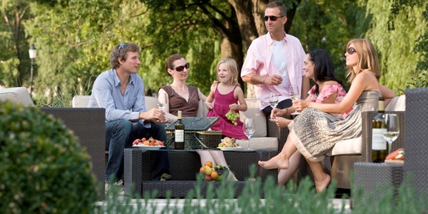 Destination-Wedding - Garten - Gols - Gemütlicher Lavendel Steingarten für Ihren Aperitif - Birkenhof Restaurant & Landhotel ****