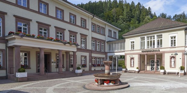 Destination-Wedding - Preisniveau Zimmer/Suiten: €€€ - Deutschland - Hotel Therme Bad Teinach - Außenansicht - Hotel Therme Bad Teinach