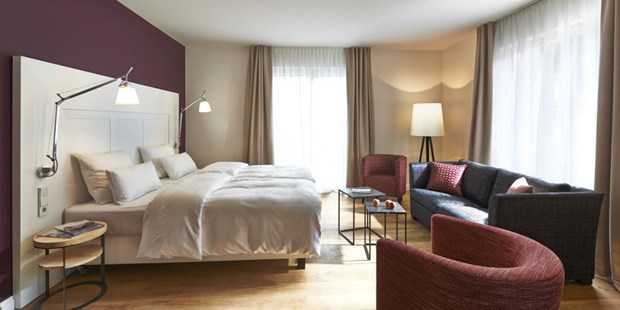 Destination-Wedding - Preisniveau Zimmer/Suiten: €€€ - Deutschland - Hotelzimmer Thermenflügel - Hotel Therme Bad Teinach