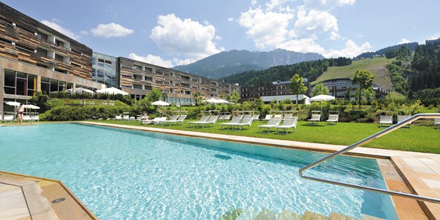 Destination-Wedding - Wellness / Pool: Outdoor-Pool - Jenig - Außenansicht - Falkensteiner Hotel & SPA Carinzia****