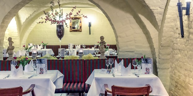 Destination-Wedding - Restaurant im Gewöbekeller - Hotel Schloss Neustadt-Glewe
