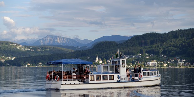 Destination-Wedding - Hunde erlaubt - Österreich - Mit dem Boot nach Maria Wörth - Hotel SCHLOSSVILLA MIRALAGO - die wundervolle, einzigartige Location direkt am Wörthersee - 