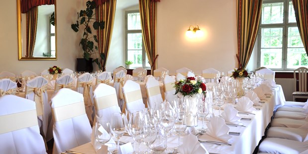 Destination-Wedding - Art der Location: Restaurant - Wiener Alpen - Schloss Gloggnitz