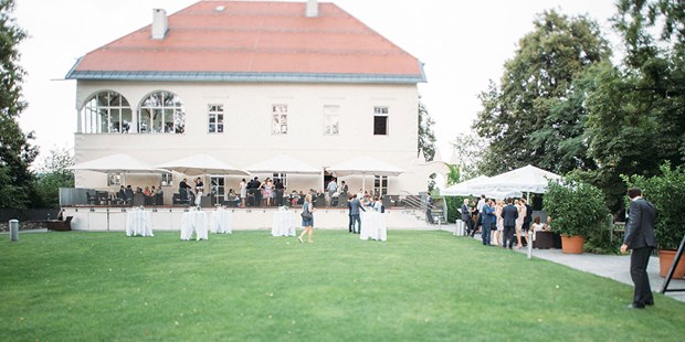 Destination-Wedding - Perfekte Jahreszeit: Herbst-Hochzeit - Kärnten - Heiraten im Schloss Maria Loretto in Klagenfurt am Wörthersee. - Schloss Maria Loretto