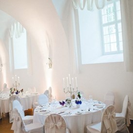 Hochzeitslocation: Der Festsaal des Barockjuwel Schloss Halbturn im Burgenland.
Foto © stillandmotionpictures.com - Schloss Halbturn
