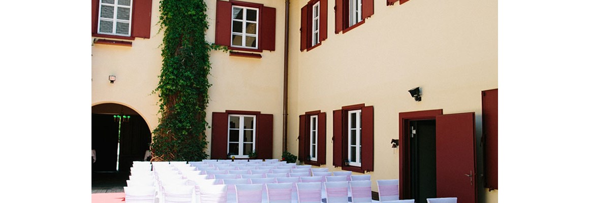 Hochzeitslocation: Heiraten auf Gut Drasing in Krumpendorf am Wörthersee, Kärnten.
Foto © henrywelischweddings.com - Gut Drasing