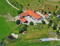 Hochzeitslocation: Luftbild von Lamplstätt mit 35 ha um die Location - Hochzeitsstadl Lamplstätt 