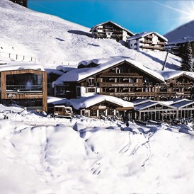 Hochzeitslocation: Hotel-Außenansicht | Winter - My Alpenwelt Resort****Superior