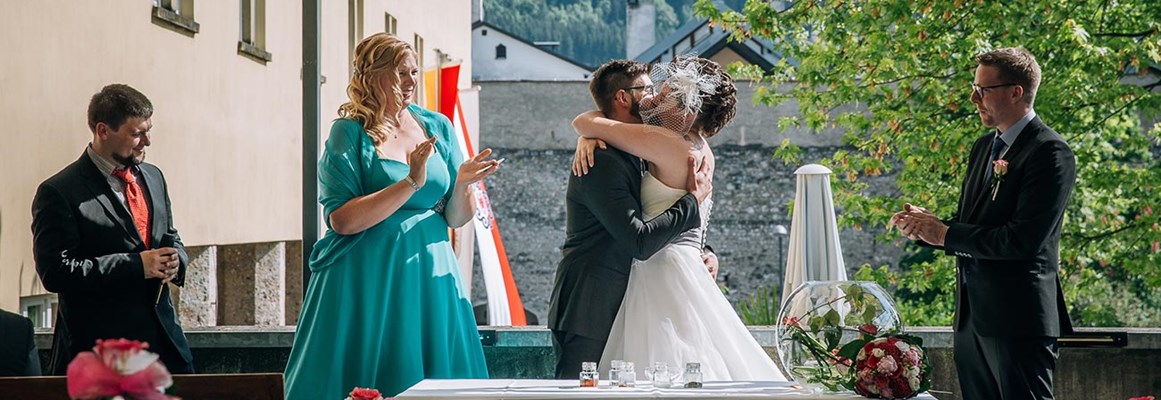 Hochzeitslocation: Eheschließung beim 4-Sterne Parkhotel Hall, Tirol.
Foto © blitzkneisser.com - Parkhotel Hall