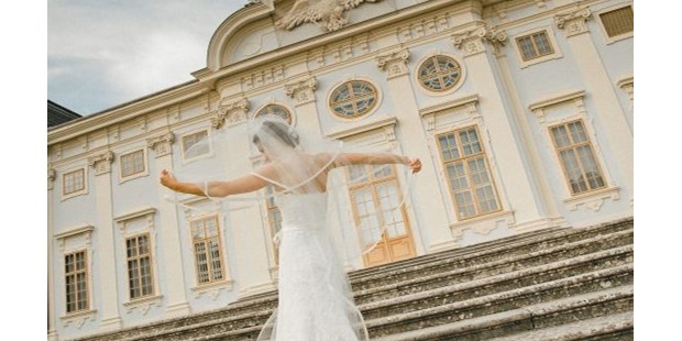 Destination-Wedding - Art der Location: Hotel / Chalet - Győr-Moson-Sopron - Feiern Sie Ihre Hochzeit im Schloss Halbturn im Burgenland.
Foto © stillandmotionpictures.com - Schloss Halbturn