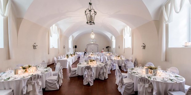 Destination-Wedding - Art der Location: Villa / privates Anwesen - Győr-Moson-Sopron - Feiern Sie Ihre Hochzeit im Schloss Halbturn im Burgenland.
Foto © weddingreport.at - Schloss Halbturn