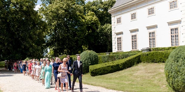 Destination-Wedding - Art der Location: Hotel / Chalet - Feiern Sie Ihre Hochzeit im Schloss Halbturn im Burgenland.
Foto © weddingreport.at - Schloss Halbturn