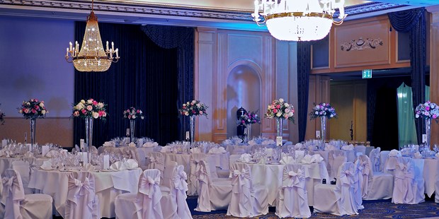 Destination-Wedding - Preisniveau Hochzeitsfeier: €€€ - PLZ 1030 (Österreich) - Ballsaal - InterContinental Wien