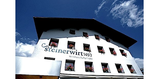 Destination-Wedding - Preisniveau Hochzeitsfeier: €€ - Zell am See Zentrum - Steinerwirt - Hoteleingang - Steinerwirt 1493
