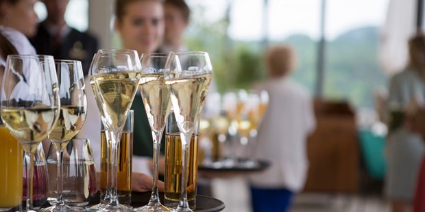 Destination-Wedding - Perfekte Jahreszeit: Frühlings-Hochzeit - Hof bei Salzburg - Schloss Fuschl Resort & SPA