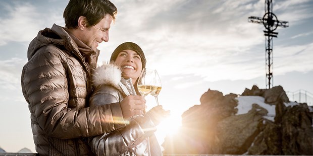 Destination-Wedding - Preisniveau Zimmer/Suiten: €€€ - Tirol - Heiraten im ice Q auf 3.048 m Seehöhe am Gipfel des Gaislachkogls
© Rudi Wyhlidal - ice Q