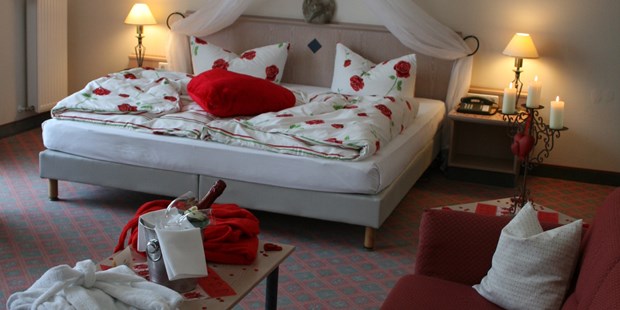 Destination-Wedding - Preisniveau Zimmer/Suiten: € - Unser romantisches Hochzeitsappartement - Hotel am Schloß Apolda