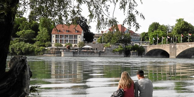 Destination-Wedding - Umgebung: am Fluss - Baden-Württemberg - Nahe Rheinufer, nur ein kurzer Spaziergang für Ihre Gäste - Chinarestaurant Fudu Rheinfelden