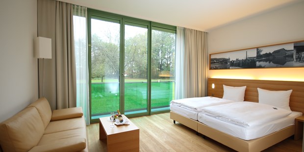 Destination-Wedding - Preisniveau Zimmer/Suiten: €€ - Deutschland - Doppelzimmer Schlossparkhotel - Schloss Mariakirchen