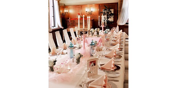 Destination-Wedding - Preisniveau Zimmer/Suiten: €€ - Dekobeispiel Raum Cambridge - The Lakeside Burghotel zu Strausberg