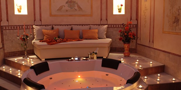 Destination-Wedding - Preisniveau Zimmer/Suiten: €€ - Deutschland - Romantisches Bad der Sinne - The Lakeside Burghotel zu Strausberg