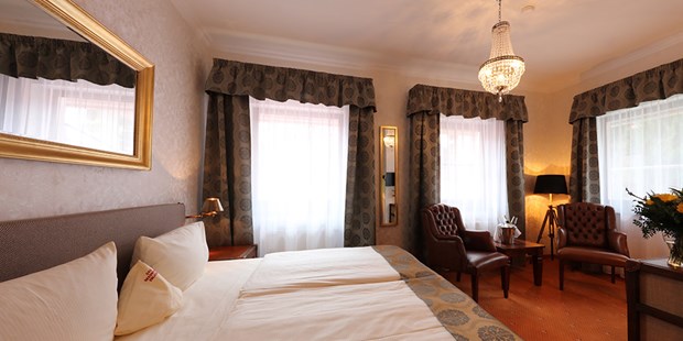 Destination-Wedding - Preisniveau Zimmer/Suiten: €€€ - Zimmerbeispiel Doppelzimmer - The Lakeside Burghotel zu Strausberg