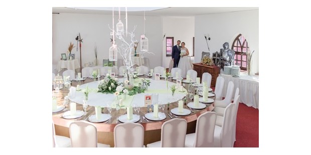 Destination-Wedding - Preisniveau Zimmer/Suiten: €€€ - Dekobeispiel Avalon - The Lakeside Burghotel zu Strausberg