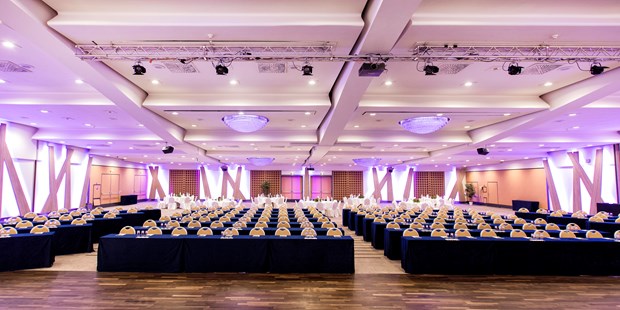 Destination-Wedding - Preisniveau Hochzeitsfeier: €€ - Salzburg - Salzburg Saal - Wyndham Grand Salzburg Conference Centre