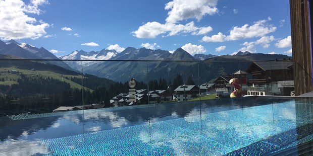 Destination-Wedding - Hunde erlaubt - FelsenBAD&SPA - Infinity Sky Pool - My Alpenwelt Resort****Superior