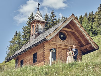 Destination-Wedding - Kinderfreundlich: Kinder willkommen - Königsleiten - ©Marc Gilsdorf // ©weddingstyled
Herz-Jesu Kapelle - My Alpenwelt Resort****Superior