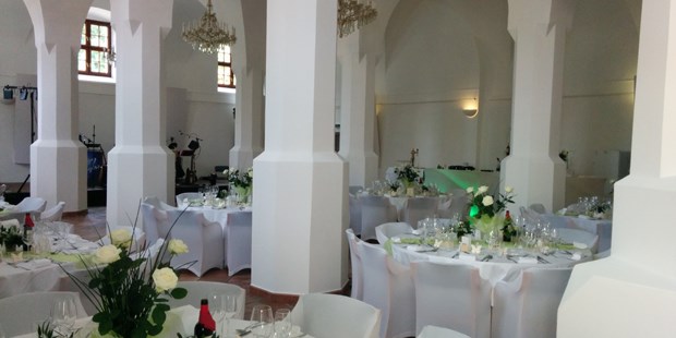 Destination-Wedding - Preisniveau Zimmer/Suiten: €€€ - Region Mondsee - Säulenhalle - Schlosshotel Mondsee
