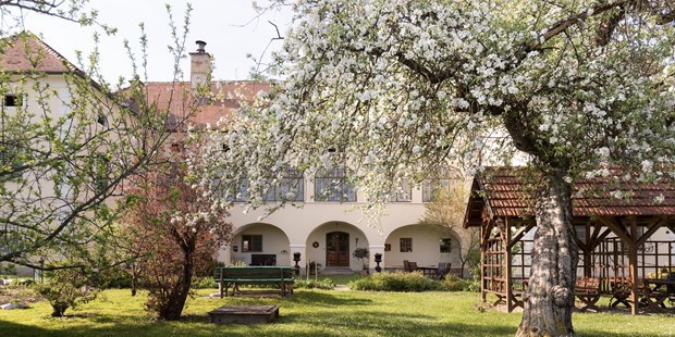Destination-Wedding - Art der Location: Scheune / Bauernhof / Alm / Landhaus - Mittelkärnten - Schlossgut Gundersdorf