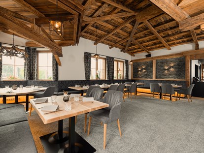 Destination-Wedding - Preisniveau Zimmer/Suiten: €€€ - Tirol - Wir lieben es euch mit gutem Essen zu verwöhnen und bieten euch hochwertige alpine Fine-Dining Küche - zubereitet mit viel Herzblut von unserem einzigartigem Küchenteam. - jezz AlmResort Ellmau