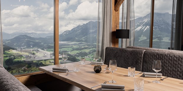Destination-Wedding - Preisniveau Zimmer/Suiten: €€ - Tirol - Unsere Aussicht ist etwas ganz einzigartiges und bietet romantische und spektakuläre Fotokulissen. - jezz AlmResort Ellmau