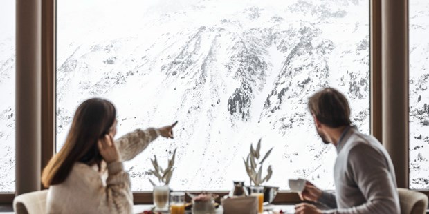 Destination-Wedding - Winter Freizeitprogramm: Eislaufen - Österreich - Frühstück  - SKI | GOLF | WELLNESS Hotel Riml****S