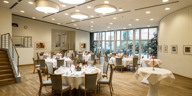 Destination-Wedding - Preisniveau Zimmer/Suiten: €€ - Der moderne Gartensaal für bis zu 120 Personen - Palais Esplanade