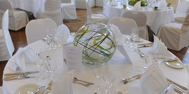 Destination-Wedding - Art der Location: Restaurant - Schwäbische Alb - Hochzeitsdekoration - Schlosshotel Monrepos