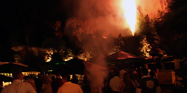 Destination-Wedding - Festzelt - Schwäbische Alb - Feuerwerk zur Hochzeit - Hotel und Restaurant Lochmühle
