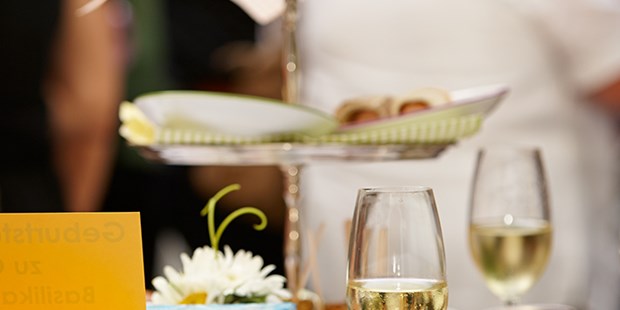 Destination-Wedding - Preisniveau Hochzeitsfeier: €€€ - Region Wachau - Kleine Häppchen für das Wohl unserer Gäste. - Weingut Holzapfel Prandtauerhof