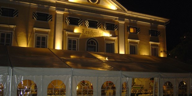Destination-Wedding - Exklusivität - Bezirk Hermagor - Hochzeitsfeier draußen - Schloss Hotel Lerchenhof