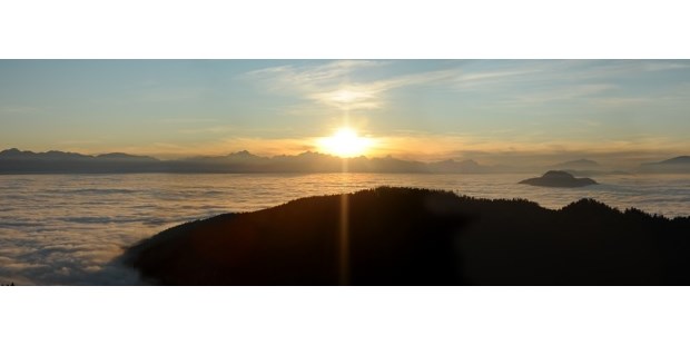 Destination-Wedding - Umgebung: in den Bergen - Mittelkärnten - Sonnenuntergangstimmung am Magdalensberg - Gipfelhaus Magdalensberg