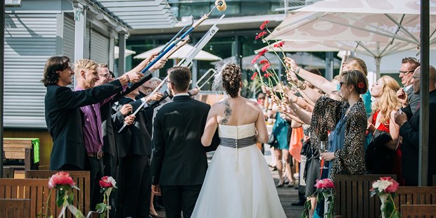 Destination-Wedding - Preisniveau Hochzeitsfeier: € - Tiroler Unterland - Heiraten im 4-Sterne Parkhotel Hall, Tirol.
Foto © blitzkneisser.com - Parkhotel Hall