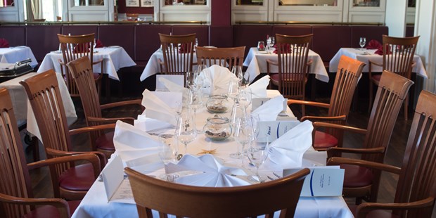 Destination-Wedding - Exklusivität - Festtafel im Restaurant - Hotel Hanseatic Rügen & Villen