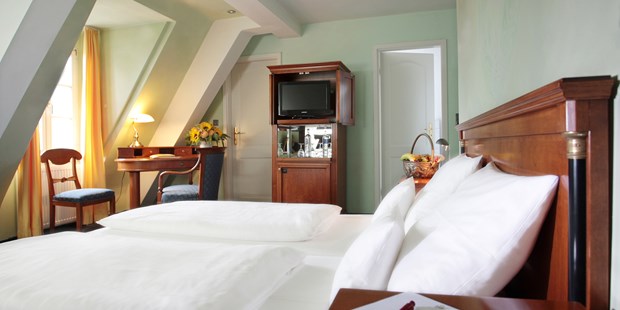 Destination-Wedding - Preisniveau Zimmer/Suiten: €€ - Deutschland - Hotel Schloss Edesheim
