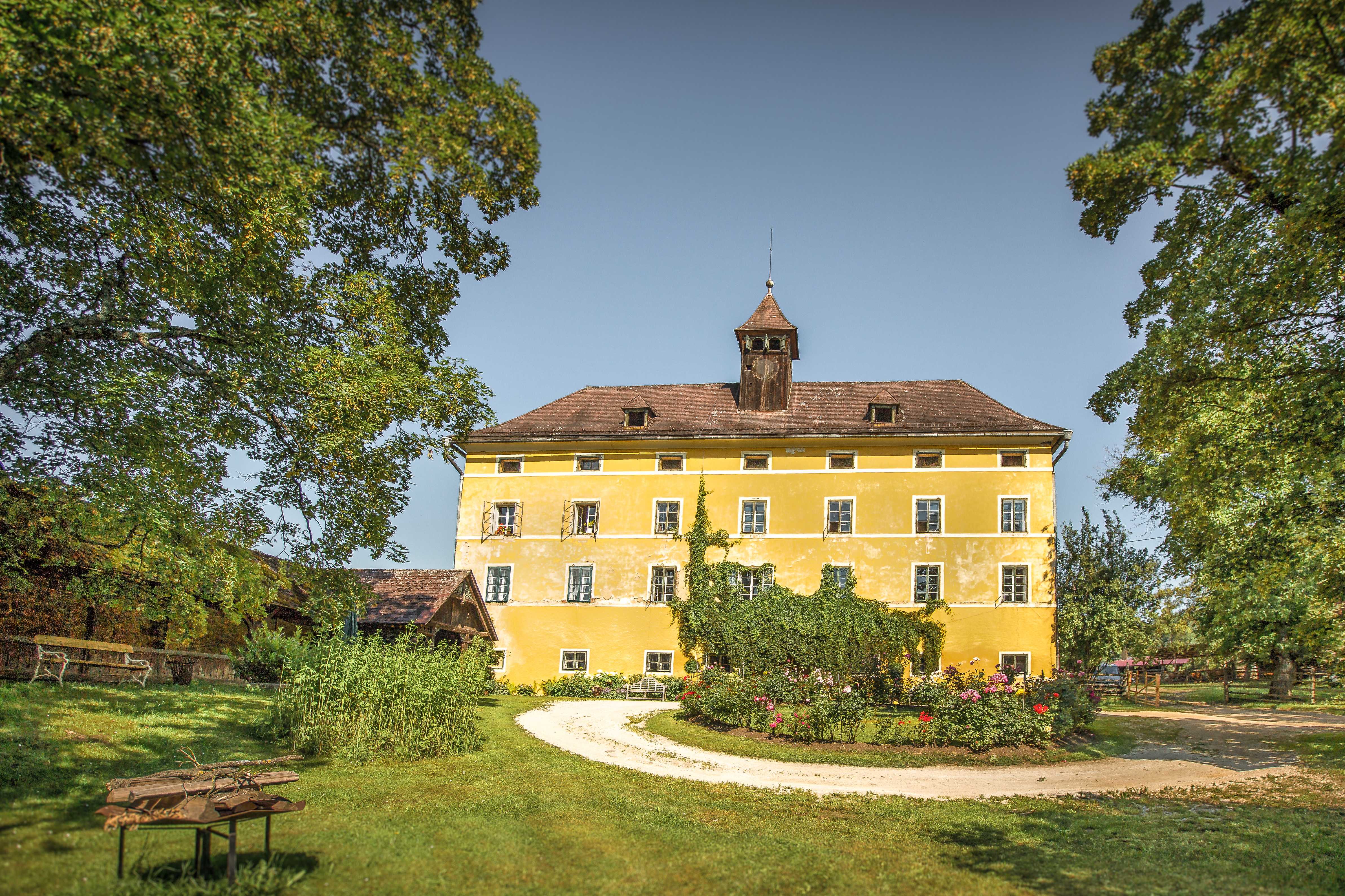 Hochzeitslocation - SO Ansicht Gut Schloss Lichtengraben - Gut Schloss Lichtengraben  - romantisches Schloss exklusive mieten