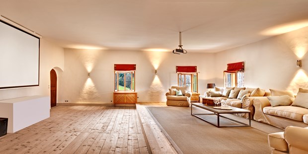 Destination-Wedding - Preisniveau Zimmer/Suiten: €€€ - Tirol - Media Lounge - Schloss Friedberg