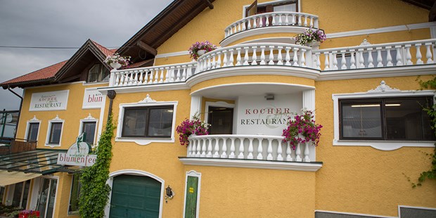 Destination-Wedding - Art der Location: Hotel / Chalet - PLZ 4084 (Österreich) - Heiraten im Revita Hotel Kocher in Oberösterreich.
Foto © Sandra Gehmair - Revita Hotel Kocher