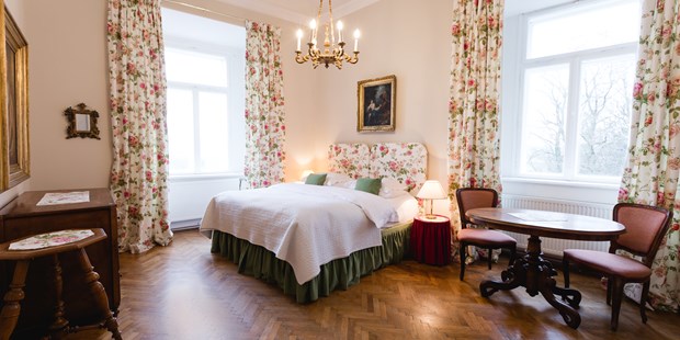 Destination-Wedding - Preisniveau Zimmer/Suiten: €€ - Schloss Ernegg